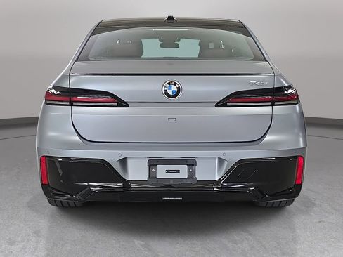 Used 2026 BMW 740i RWD image 8