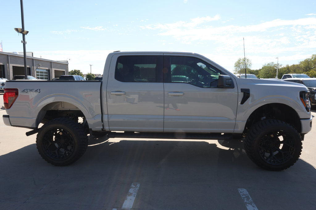 Used 2026 Ford F150 XLT w/ XLT Black Appearance Package AWD/4WD image 4