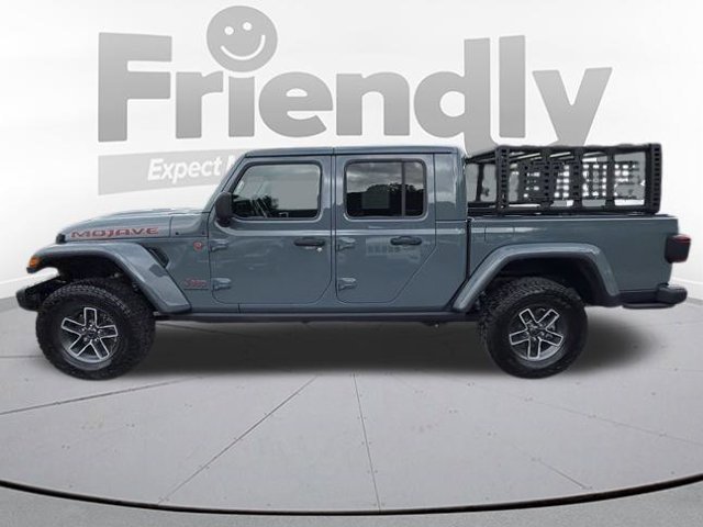 Used 2024 Jeep Gladiator Mojave AWD/4WD image 3