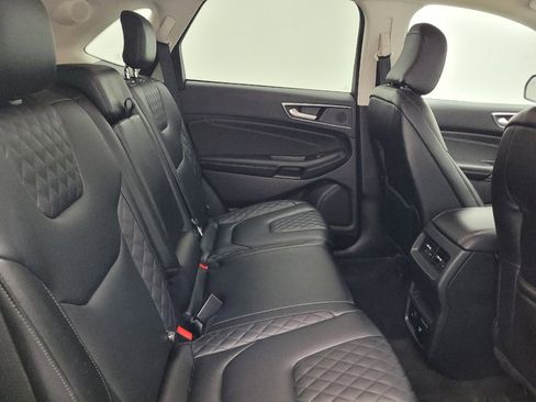 Used 2024 Ford Edge Titanium image 19
