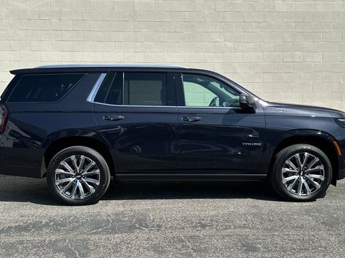 Used 2026 Chevrolet Tahoe High Country AWD/4WD image 3