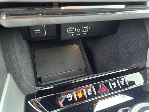 New 2025 Jeep Wagoneer L Series II w/ HD Trailer Tow Package w/25F image 29