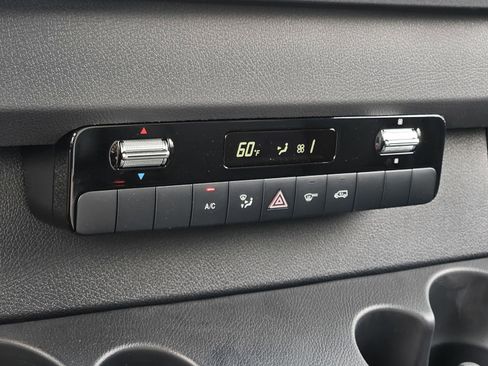 Used 2023 Mercedes-Benz Sprinter 3500 image 26