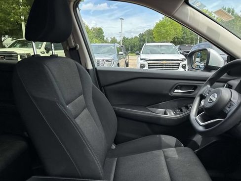 Used 2024 Nissan Rogue SV FWD image 15