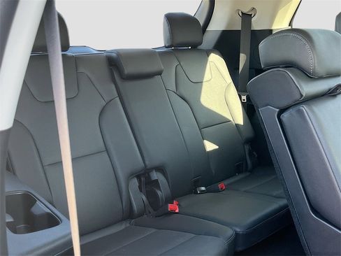 Used 2025 Kia Telluride EX image 30