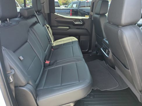 Used 2025 GMC Sierra 1500 SLT w/ SLT Premium Package AWD/4WD image 30