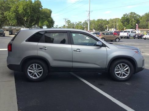 Used 2015 Kia Sorento LX FWD image 4