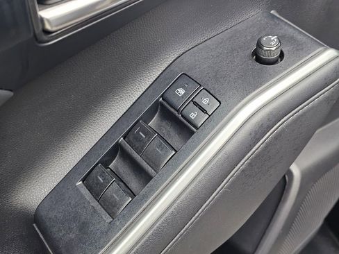 Used 2022 Toyota Highlander XLE image 25