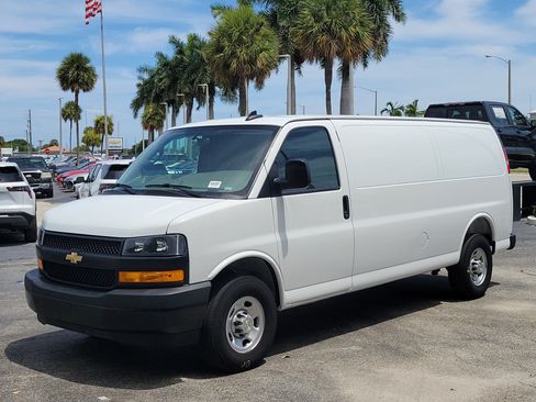 Used 2025 Chevrolet Express 2500 Extended w/ Driver Convenience Package RWD image 7