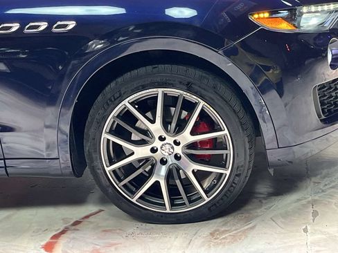 Used 2017 Maserati Levante w/ Sport Package AWD/4WD image 37