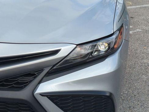 Certified 2022 Toyota Camry SE image 10