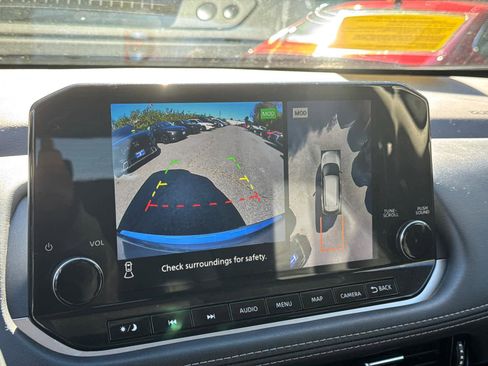 Used 2022 Nissan Rogue SL w/ SL Premium Package image 29