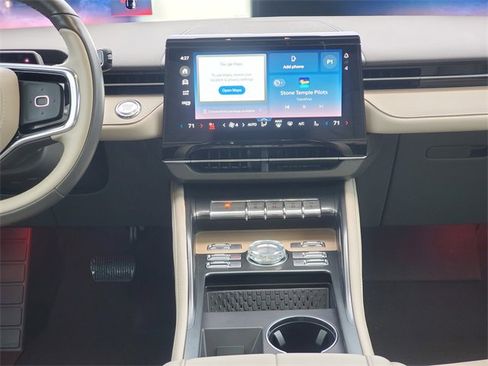 Certified 2024 Lincoln Nautilus Reserve w/ Equipment Group 203A image 32