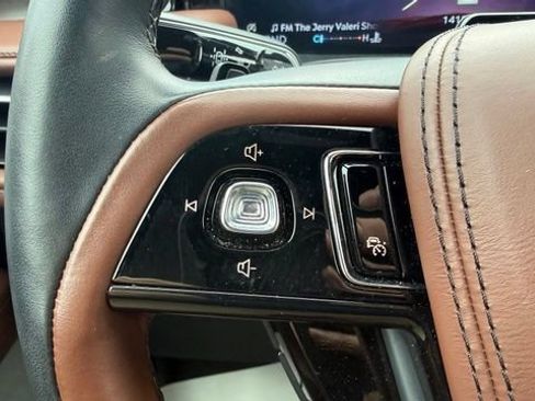Used 2025 Lincoln Aviator Reserve w/ Equipment Group 201A AWD/4WD image 13