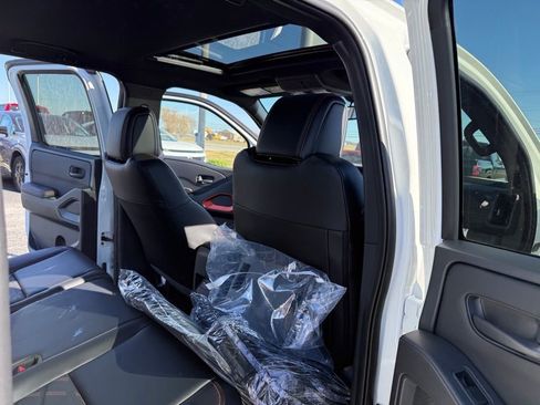 New 2026 Nissan Frontier PRO-4X w/ Pro Premium Package AWD/4WD image 19