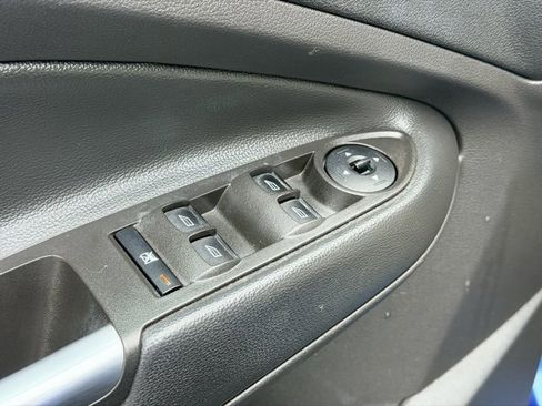 Used 2018 Ford Escape SEL w/ SEL Sport Appearance Package image 17