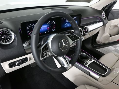 New 2026 Mercedes-Benz GLB 250 image 6