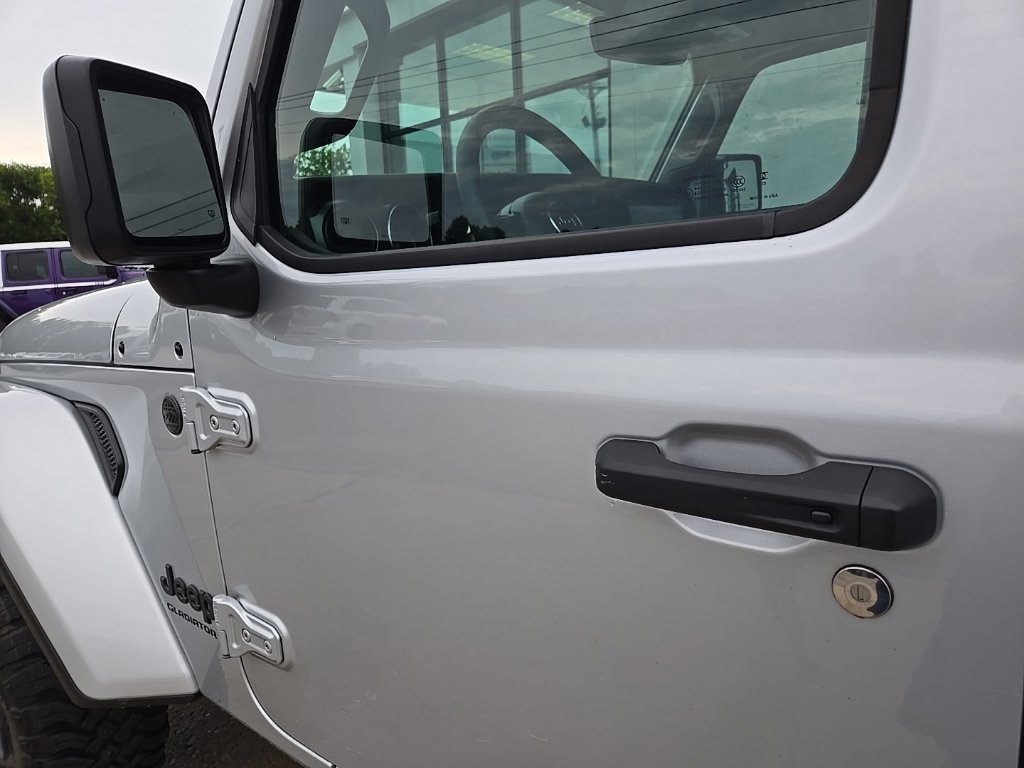 Used 2023 Jeep Gladiator Sport AWD/4WD image 34