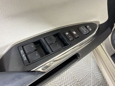 Used 2014 Toyota Avalon XLE FWD image 13
