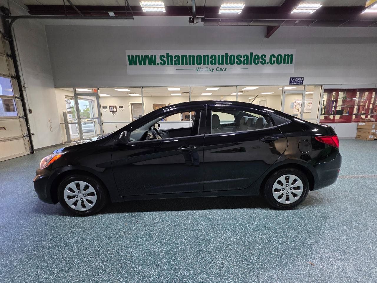 Used 2017 Hyundai Accent SE FWD image 11