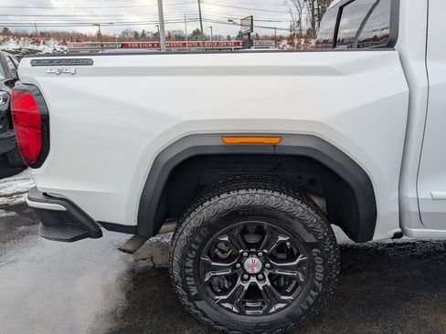 Used 2023 GMC Canyon Elevation w/ Elevation Premium Package image 8