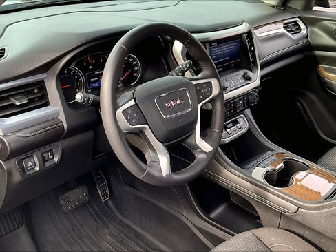 Used 2020 GMC Acadia SLE w/ LPO, Floor Liner Package image 16