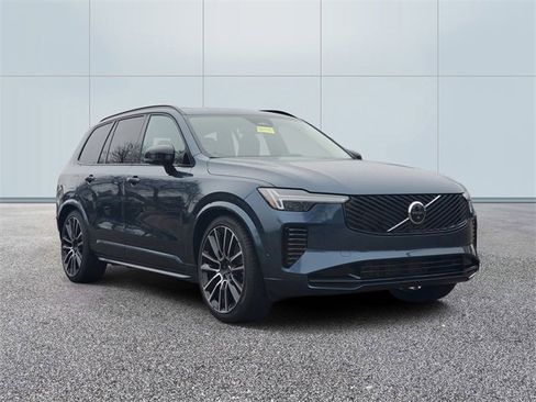 New 2026 Volvo XC90 B6 Ultra w/ Lounge Package image 3