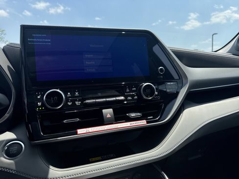 New 2026 Toyota Highlander Platinum AWD/4WD image 20