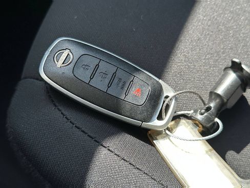 Used 2025 Nissan Sentra S FWD image 20