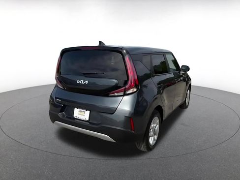 Used 2025 Kia Soul LX w/ LX Technology Package FWD image 14