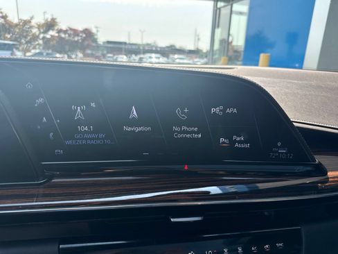 Used 2023 Cadillac Escalade Premium Luxury AWD/4WD image 26