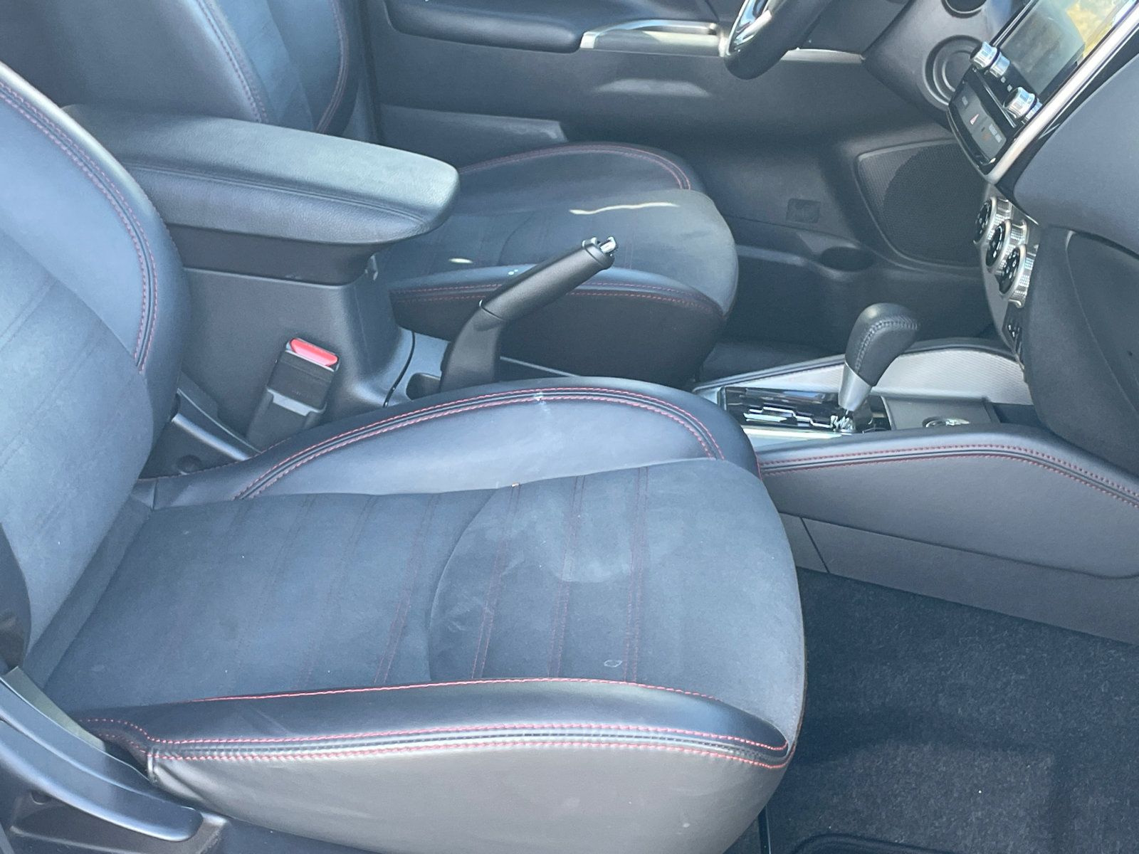 Used 2025 Mitsubishi Outlander Sport LE AWD/4WD image 11