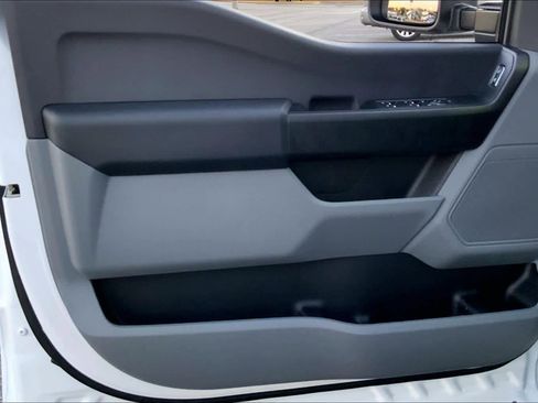 Used 2025 Ford F250 XL w/ XL Chrome Package image 19