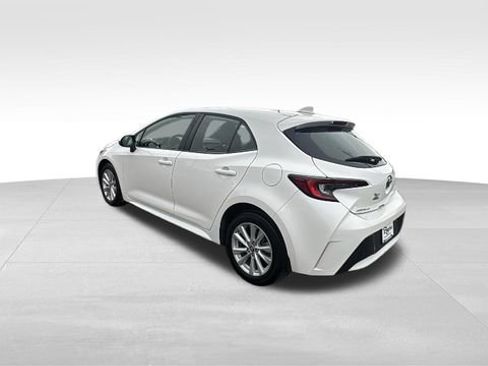 Used 2024 Toyota Corolla SE w/ SE Package image 6