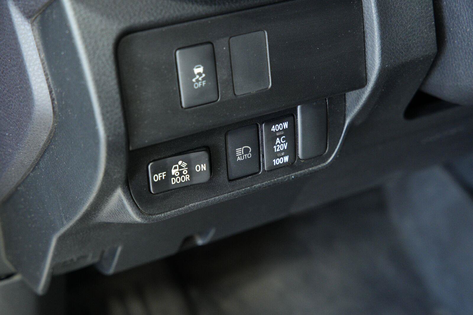 Used 2020 Toyota Tacoma TRD Off-Road w/ Technology Package AWD/4WD image 36
