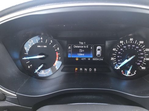 Used 2016 Ford Fusion SE w/ Equipment Group 202A FWD image 14