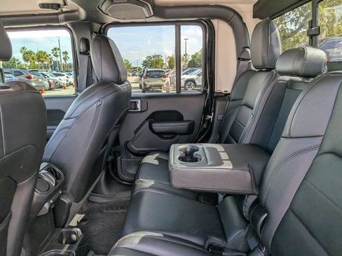 Used 2023 Jeep Gladiator Sport AWD/4WD image 14
