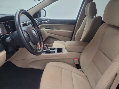 Used 2019 Jeep Grand Cherokee Laredo w/ Security & Convenience Group image 17