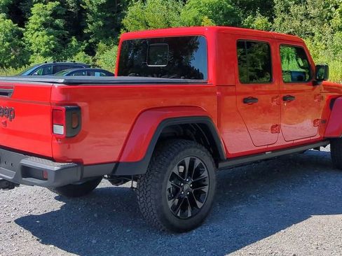 New 2025 Jeep Gladiator Sport image 8