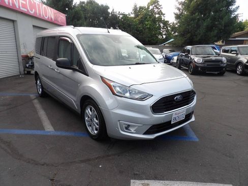 Used 2019 Ford Transit Connect XLT FWD image 2