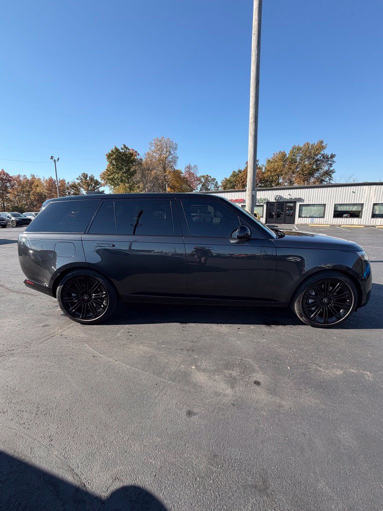 Used 2025 Land Rover Range Rover Long Wheelbase SE AWD/4WD image 7