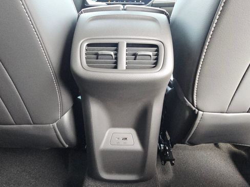 Used 2025 Buick Envision Sport Touring image 23