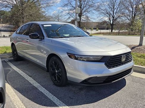 Used 2025 Honda Accord SE image 3