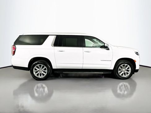 Used 2024 Chevrolet Suburban Premier AWD/4WD image 9