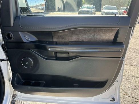 Used 2021 Ford Expedition Max Limited image 14