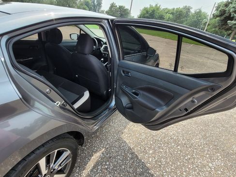 Used 2021 Nissan Versa SV image 17