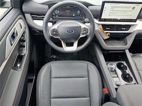 New 2025 Ford Explorer Active w/ Active Comfort Package image 7