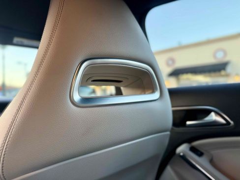 Used 2018 Mercedes-Benz CLA 250 image 30