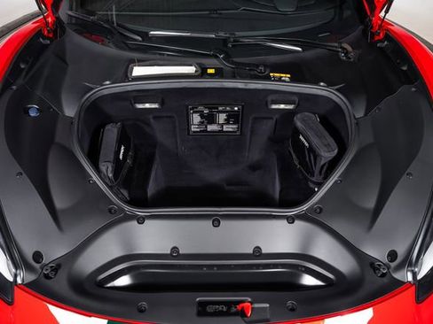Used 2019 Ferrari 488 Pista Coupe RWD image 17