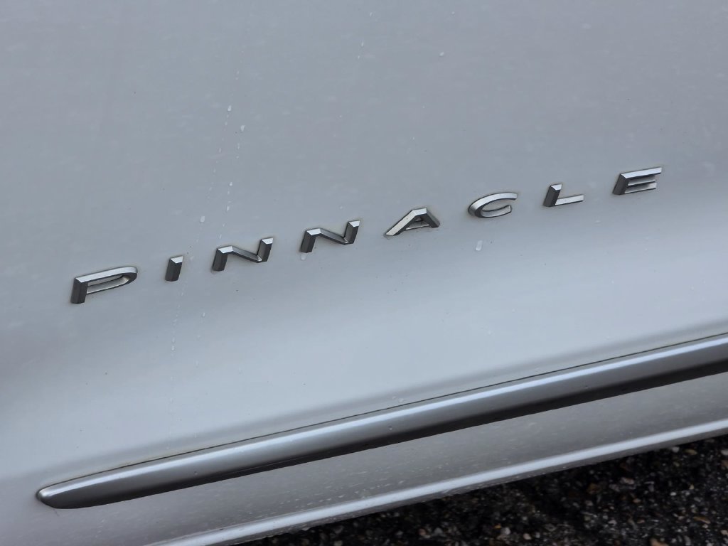 Used 2022 Chrysler Pacifica Pinnacle FWD image 44